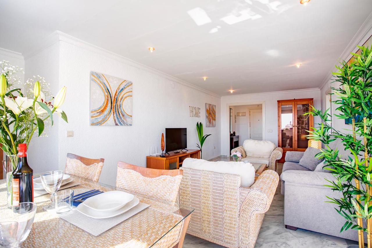 And Pool Holidays At The Grand Coloso Apartment *